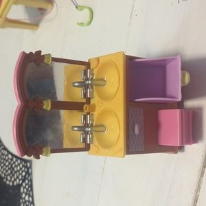 Fisher Price Little People Loving Family Vanity Mirror 2 Sinks Pull Out Drawers